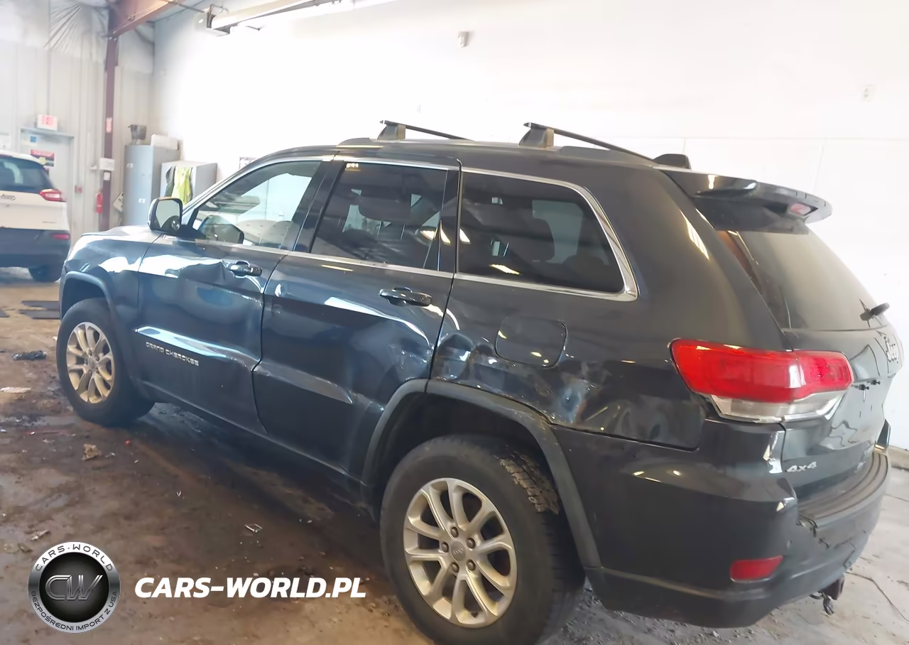 2016 Jeep Grand Cherokee Laredo VIN:1C4RJFAGXGC345631 - 3