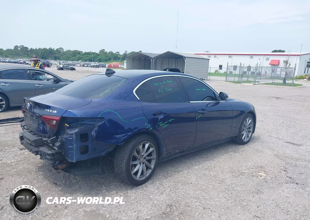 2017 Alfa Romeo Giulia Awd VIN:ZARFAEDNXH7551877 - 4