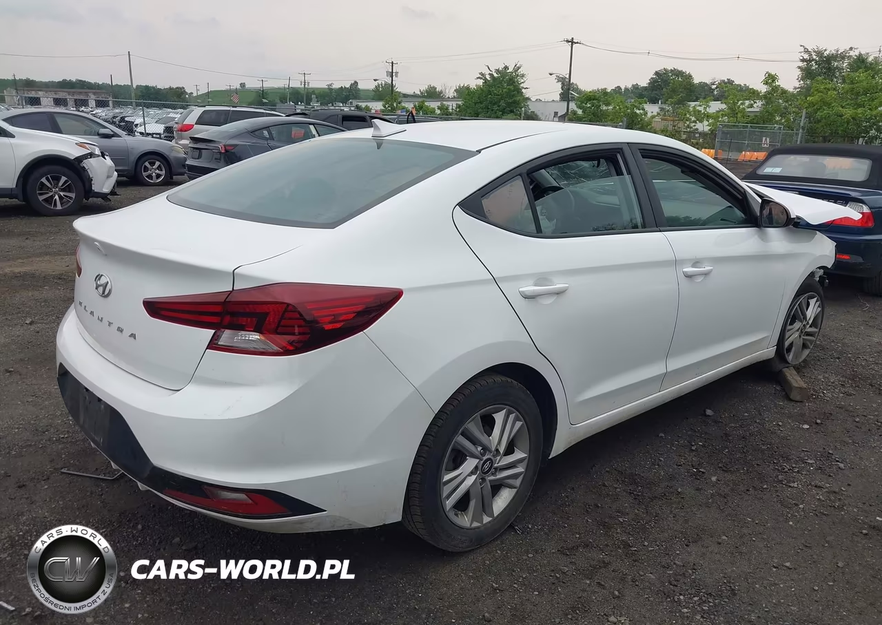 2020 Hyundai Elantra Sel VIN:5NPD84LF5LH582637 - 4