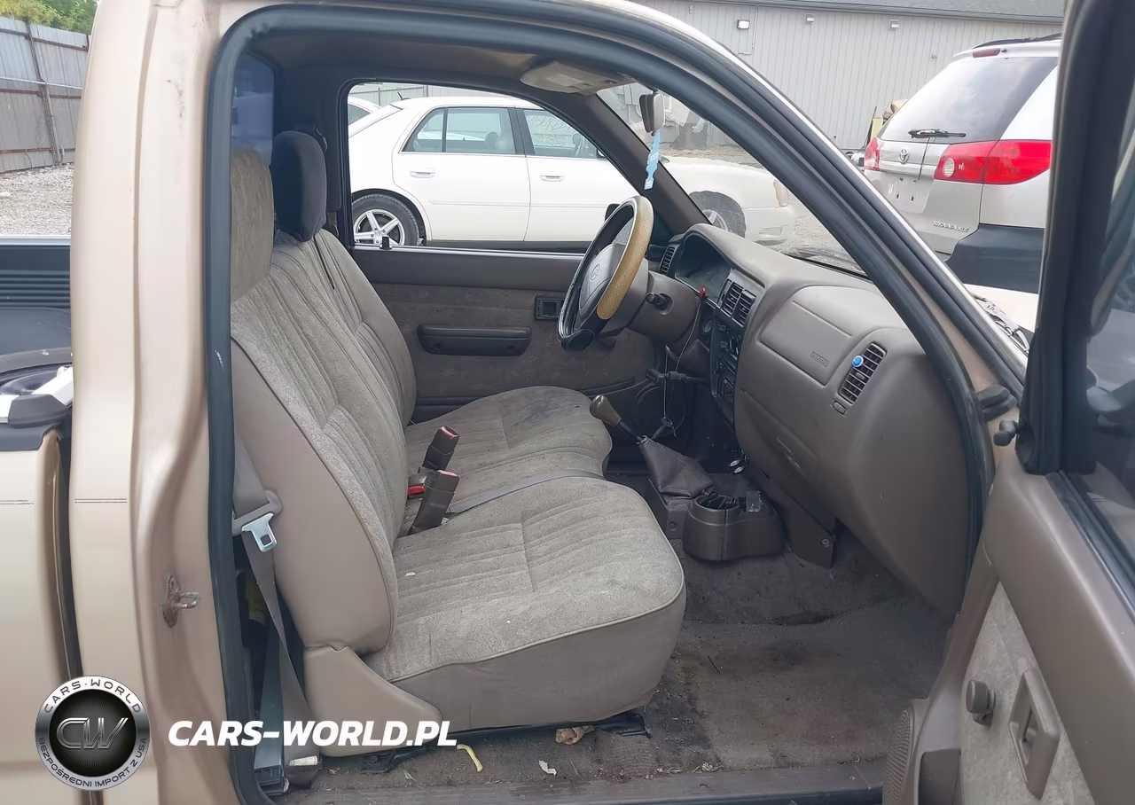 2000 Toyota Tacoma VIN:5TENL42N8YZ692629 - 5