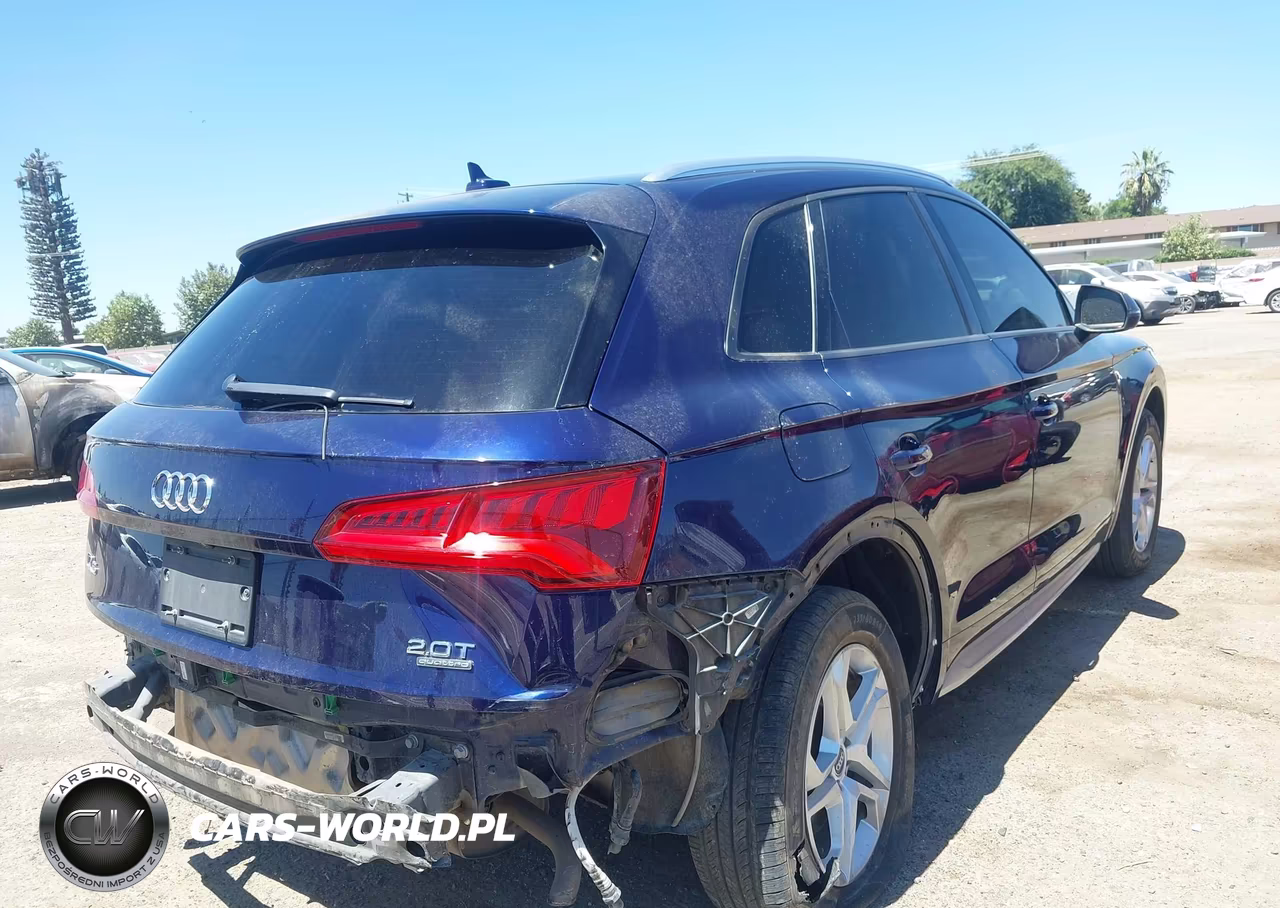 2018 Audi Q5 2.0T Premium-2.0T Tech Premium VIN:WA1ANAFY4J2017425 - 4