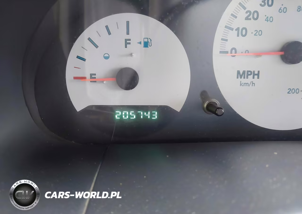 2005 Chrysler Town & Country VIN:1C4GP45R05B282466 - 14