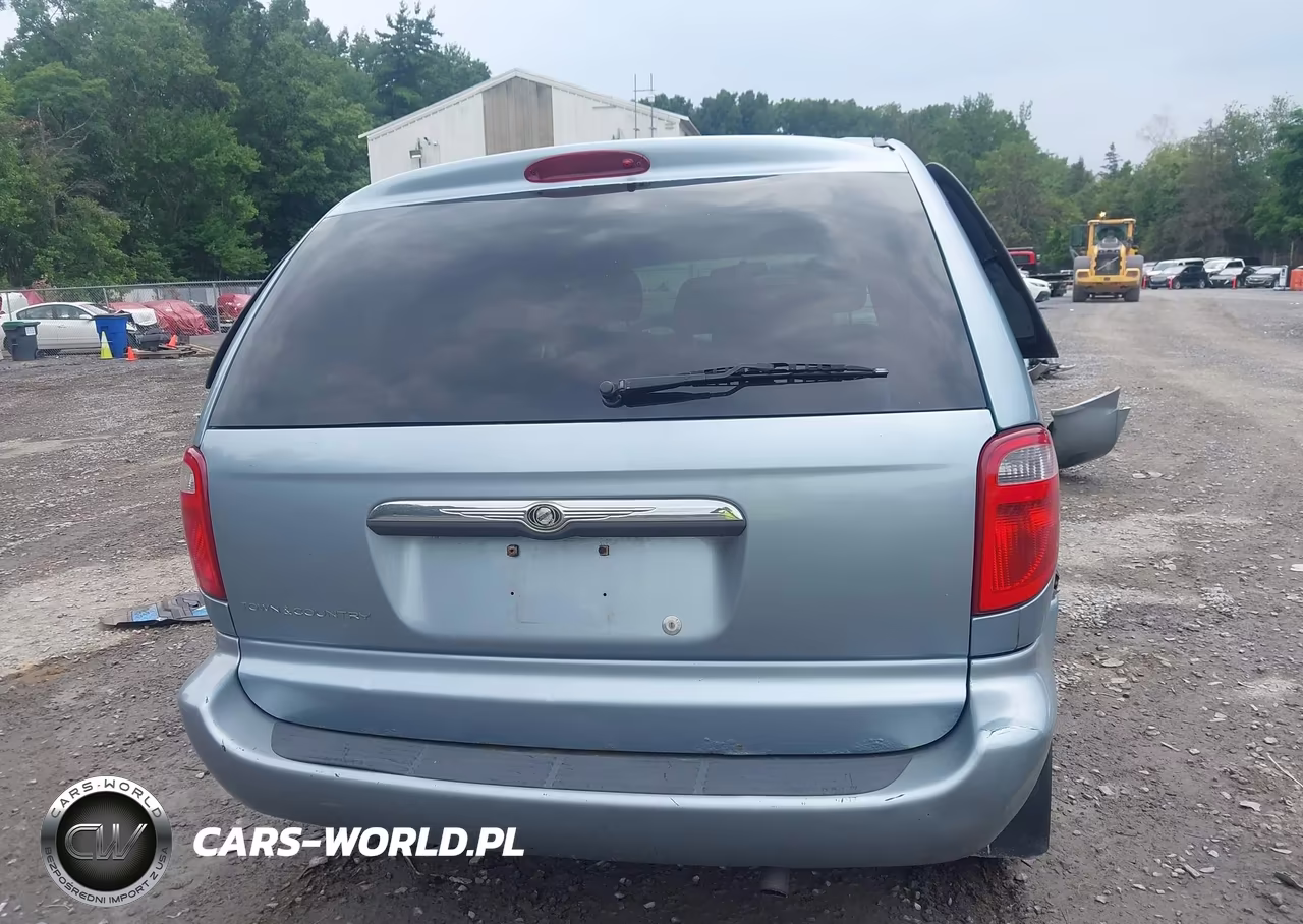 2005 Chrysler Town & Country VIN:1C4GP45R05B282466 - 15