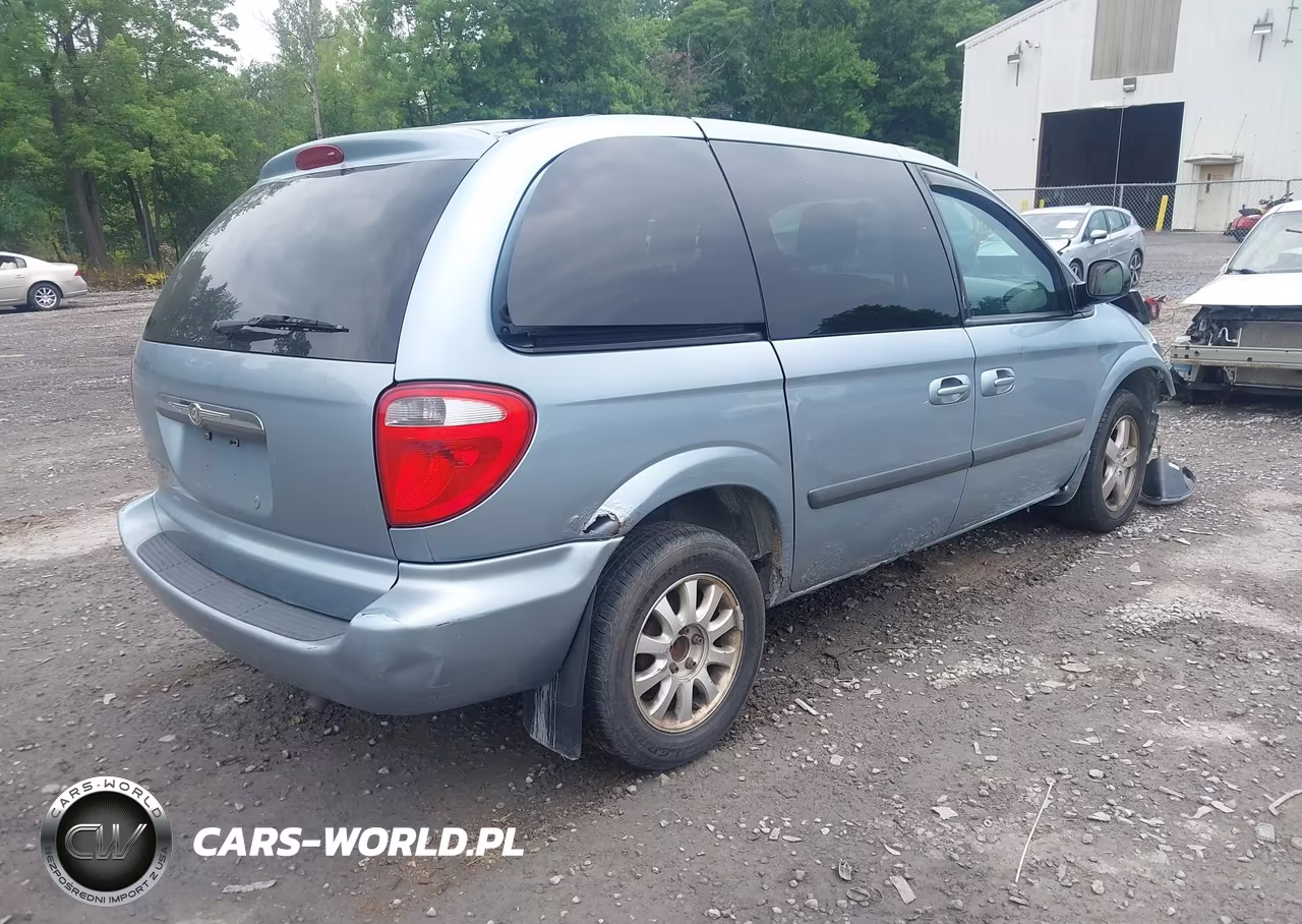 2005 Chrysler Town & Country VIN:1C4GP45R05B282466 - 4
