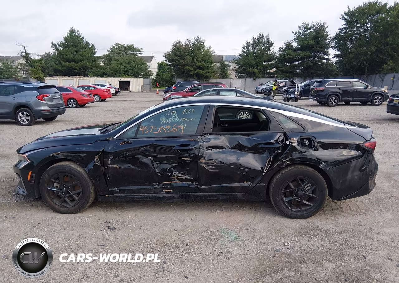 2025 Kia K5 Lxs VIN:KNAG24J74S5365084 - 14