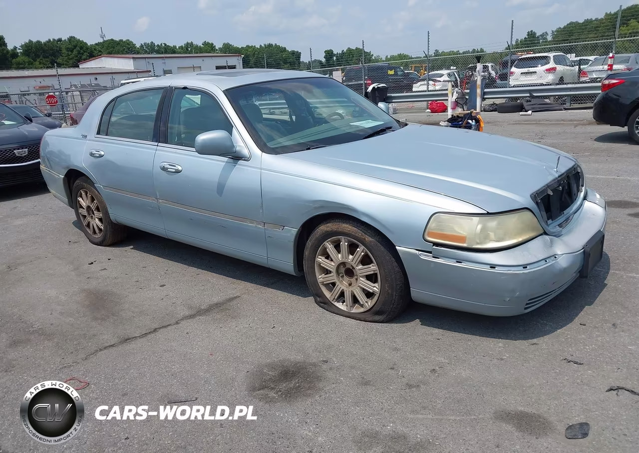 2006 Lincoln Town Car Signature Limited