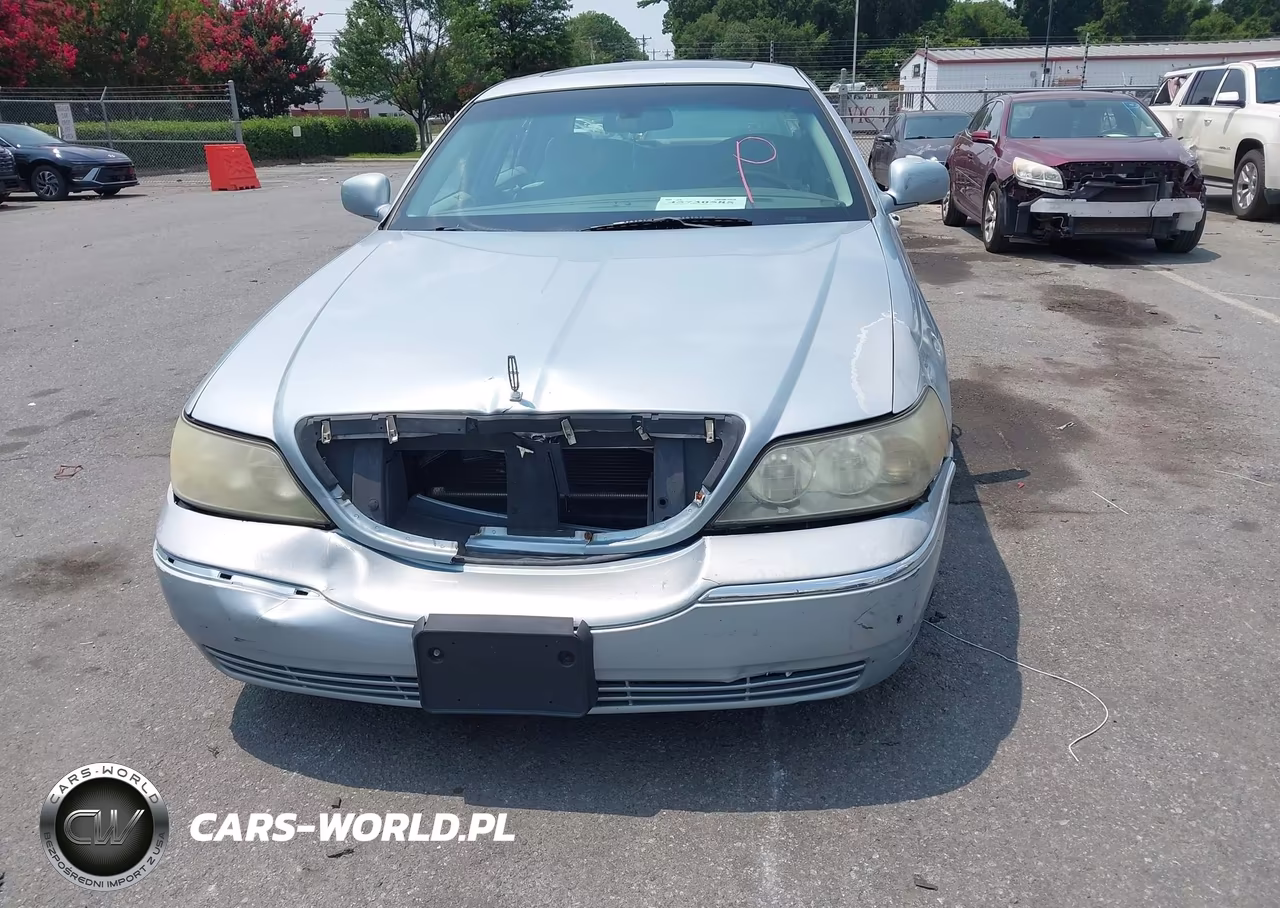 2006 Lincoln Town Car Signature Limited VIN:1LNHM82V86Y636041 - 12