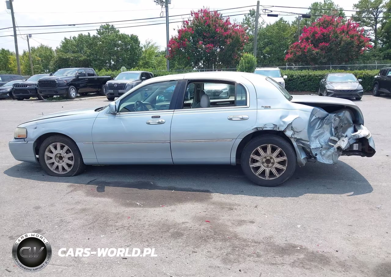 2006 Lincoln Town Car Signature Limited VIN:1LNHM82V86Y636041 - 14