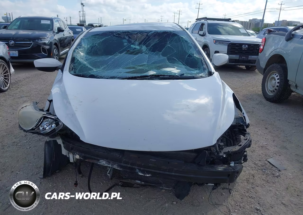 2013 Hyundai Elantra Gs VIN:KMHDH6AE6DU018391 - 13