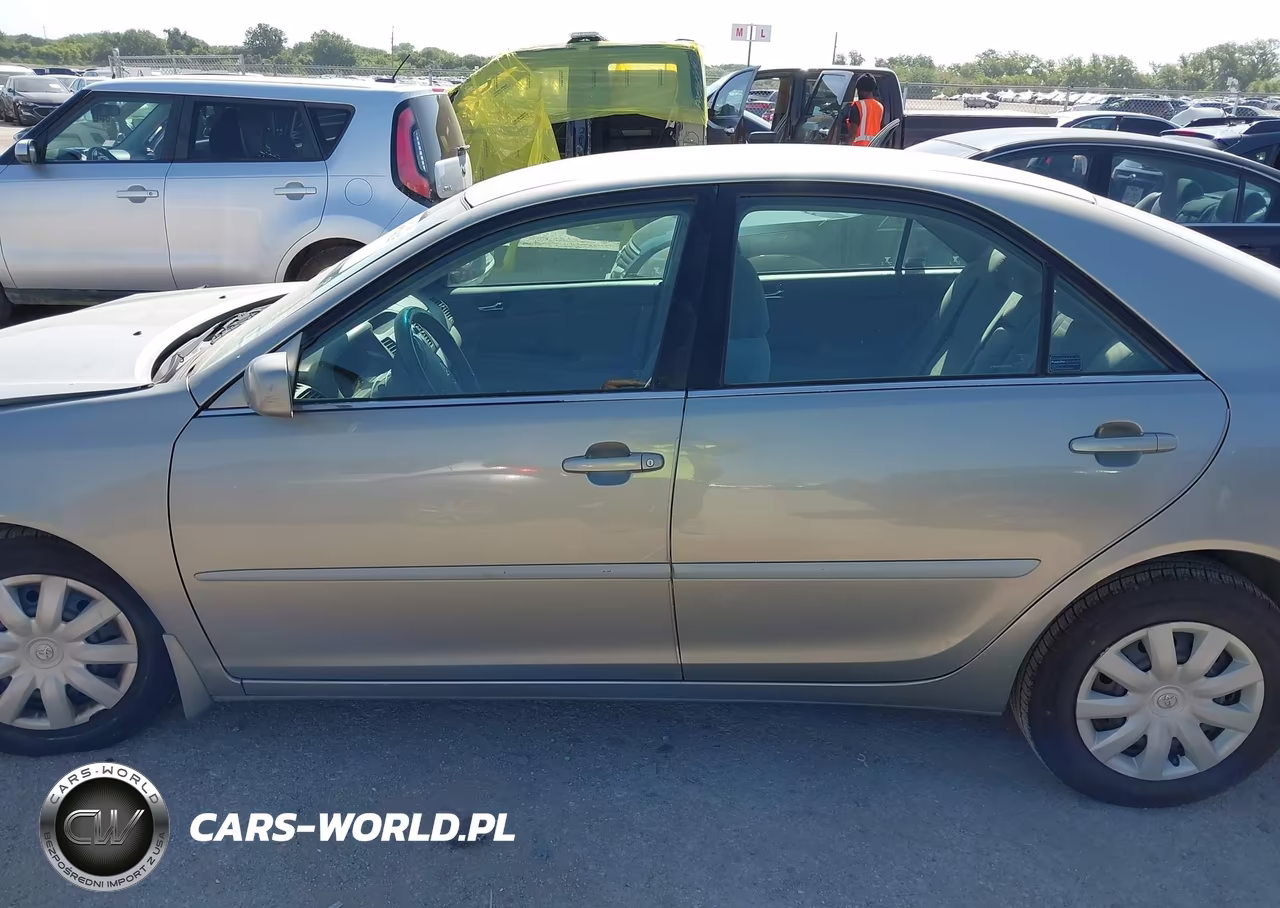 2005 Toyota Camry Le VIN:4T1BE30KX5U598526 - 14