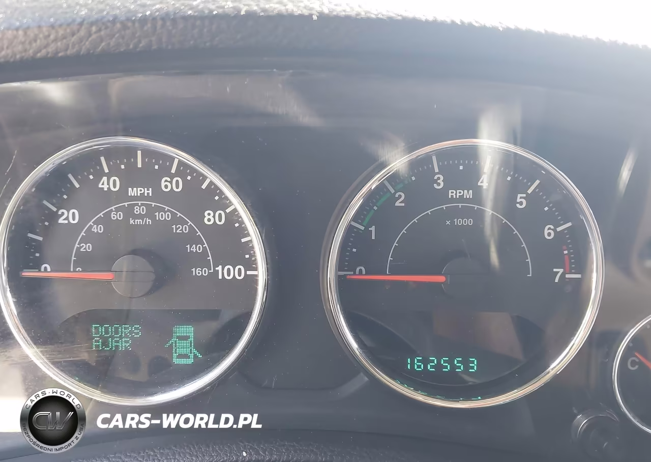 2013 Jeep Wrangler Unlimited Sahara VIN:1C4BJWEG3DL596062 - 7
