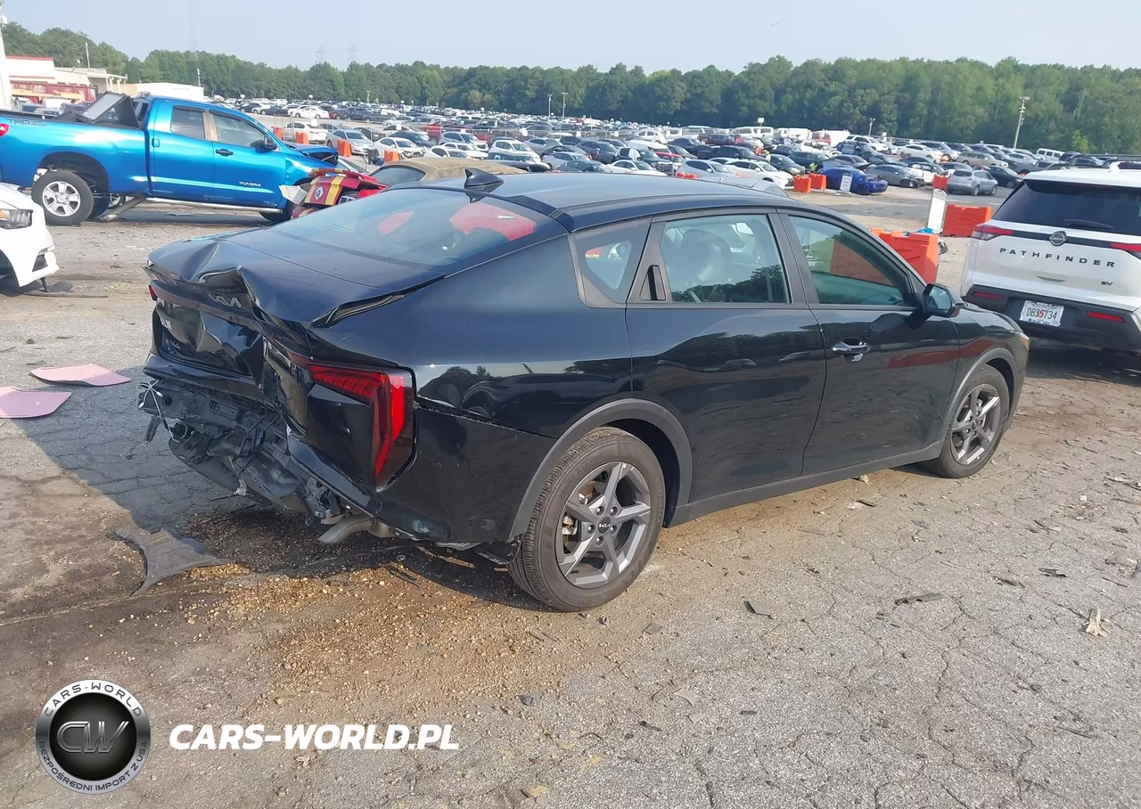 2025 Kia K4 Lxs VIN:3KPFT4DE8SE073013 - 4