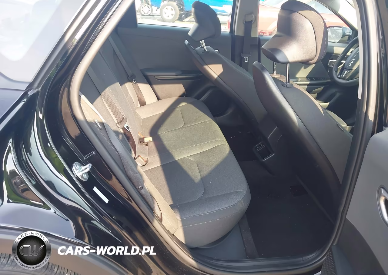 2025 Kia K4 Lxs VIN:3KPFT4DE8SE073013 - 8
