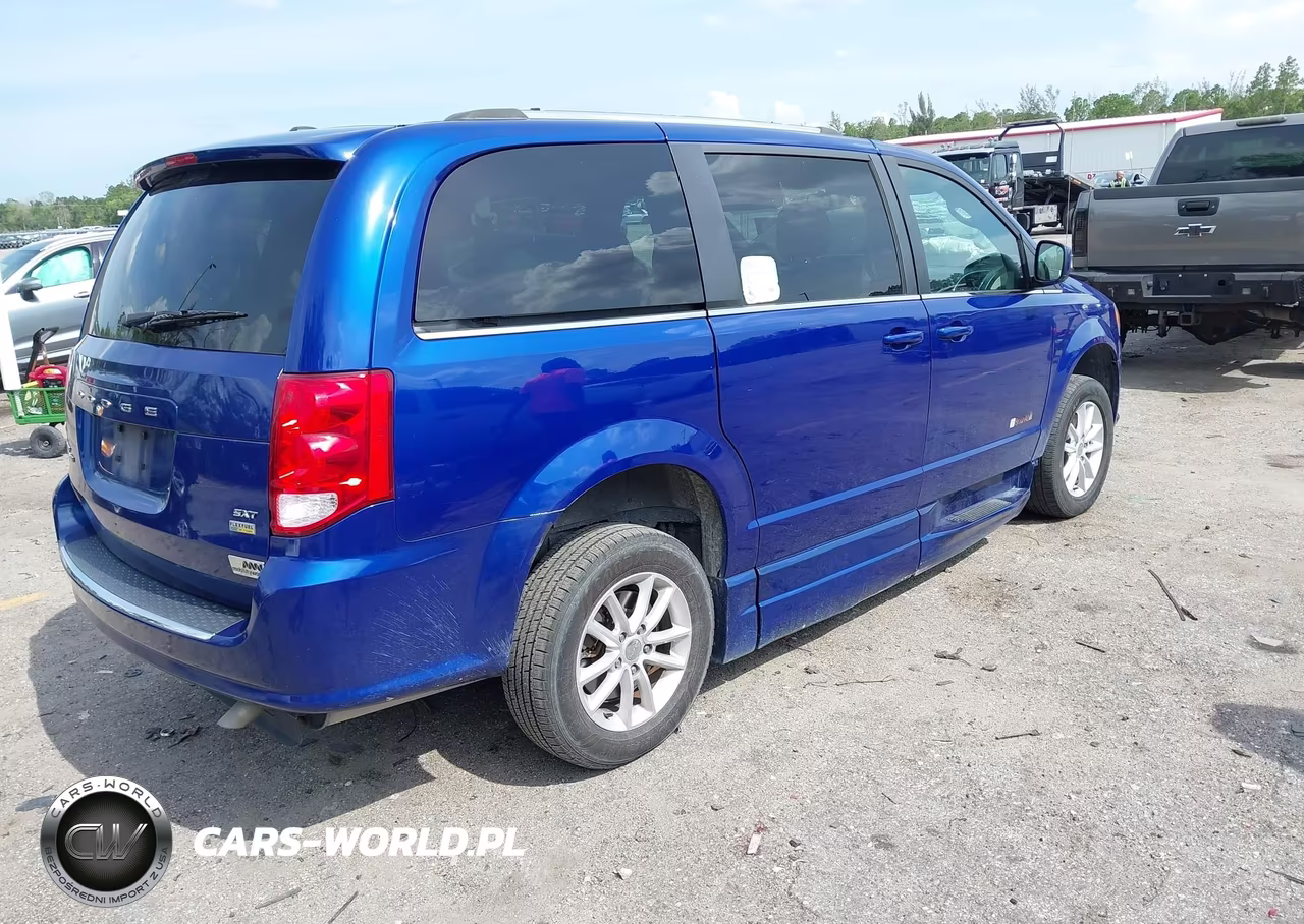 2018 Dodge Grand Caravan Sxt VIN:2C7WDGCG1JR309986 - 4