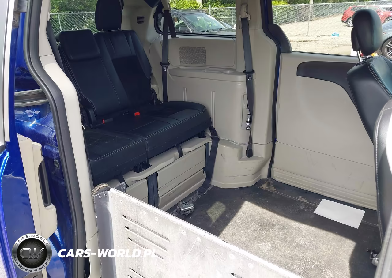 2018 Dodge Grand Caravan Sxt VIN:2C7WDGCG1JR309986 - 8