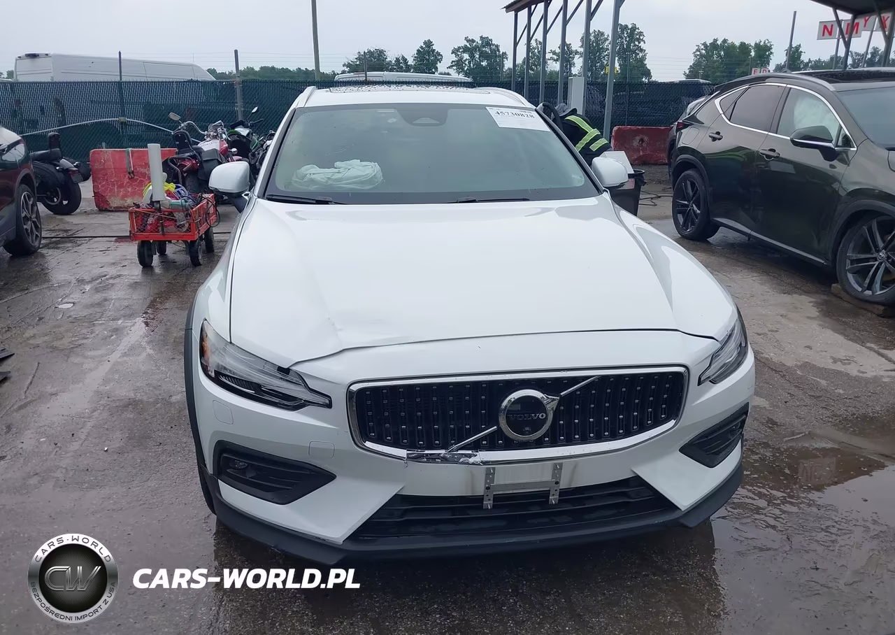 2023 Volvo V60 Cross Country B5 Plus VIN:YV4L12WZ9P2107846 - 12