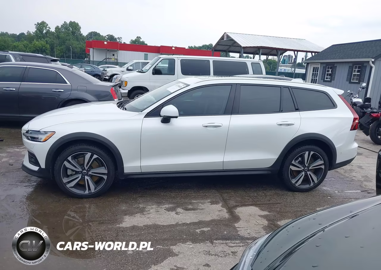 2023 Volvo V60 Cross Country B5 Plus VIN:YV4L12WZ9P2107846 - 14