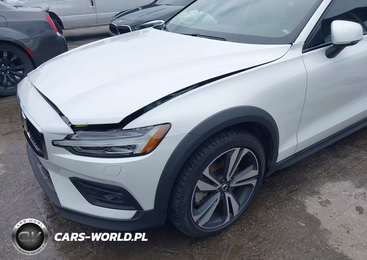 2023 Volvo V60 Cross Country B5 Plus VIN:YV4L12WZ9P2107846 - 17
