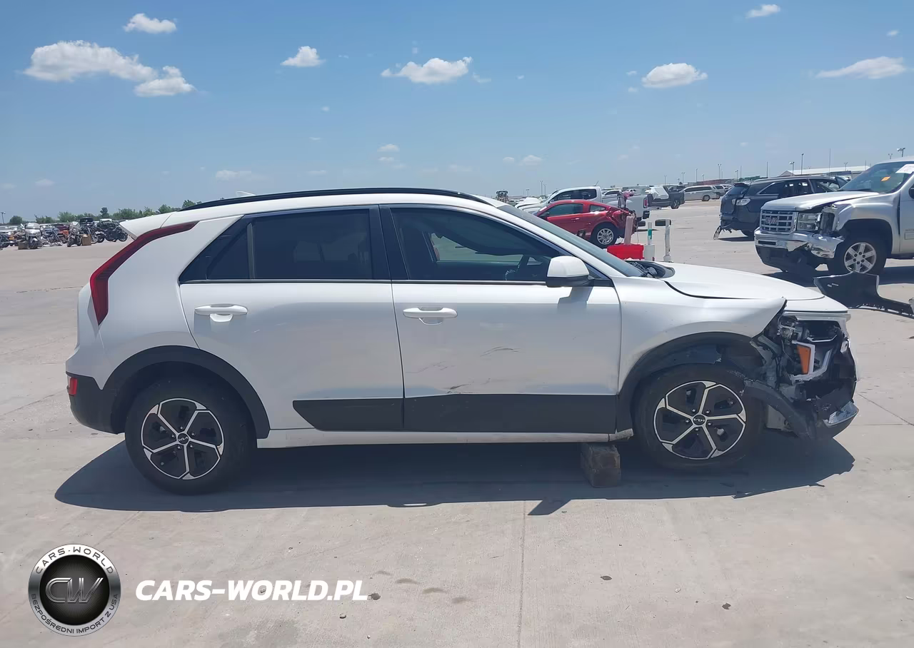 2023 Kia Niro Lx VIN:KNDCP3LE5P5086954 - 13