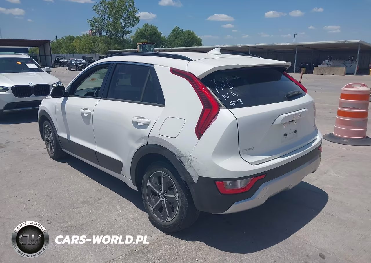 2023 Kia Niro Lx VIN:KNDCP3LE5P5086954 - 3