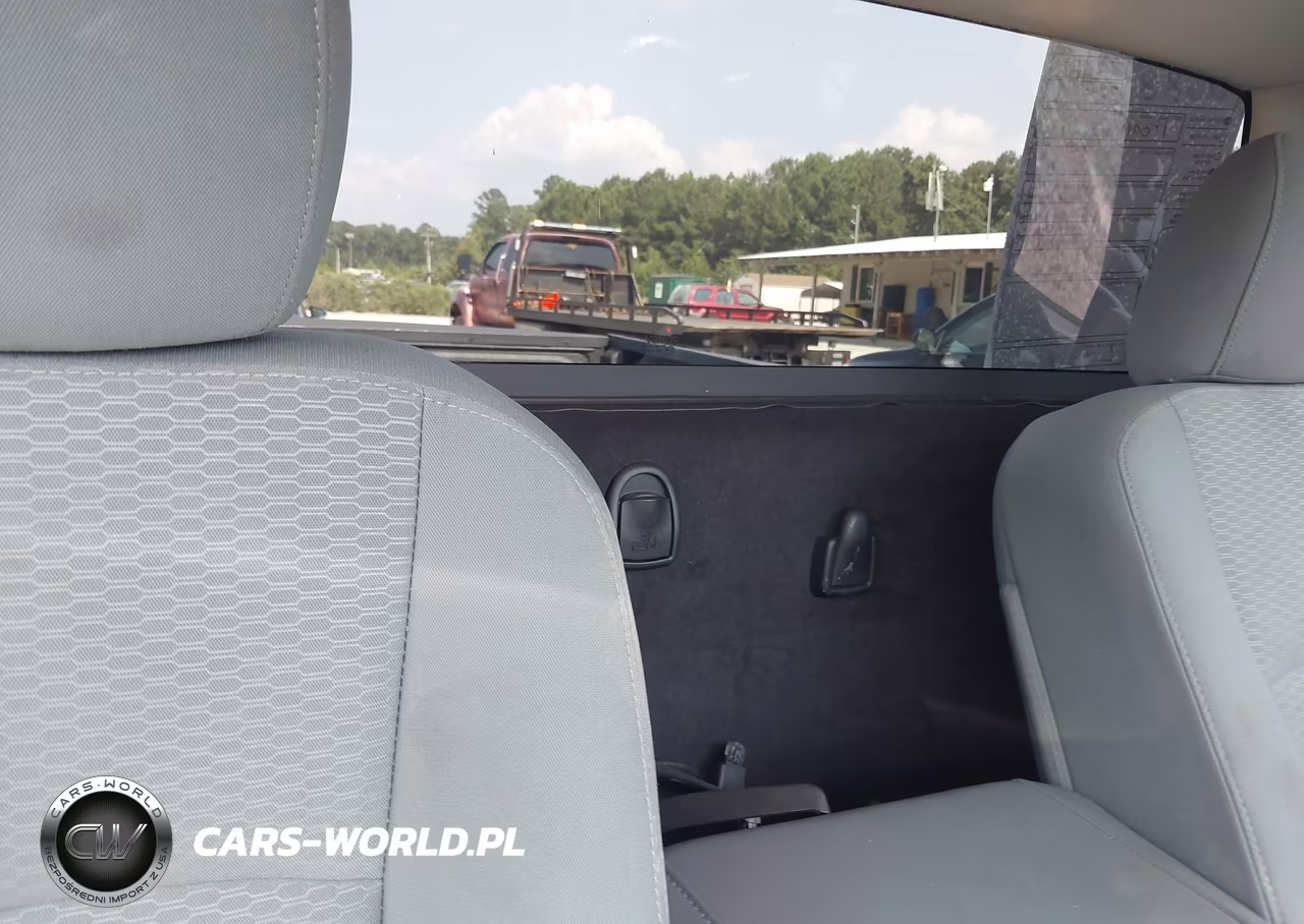 2017 Ram 1500 Express 4X2 6'4 Box VIN:3C6JR6AT7HG572879 - 8