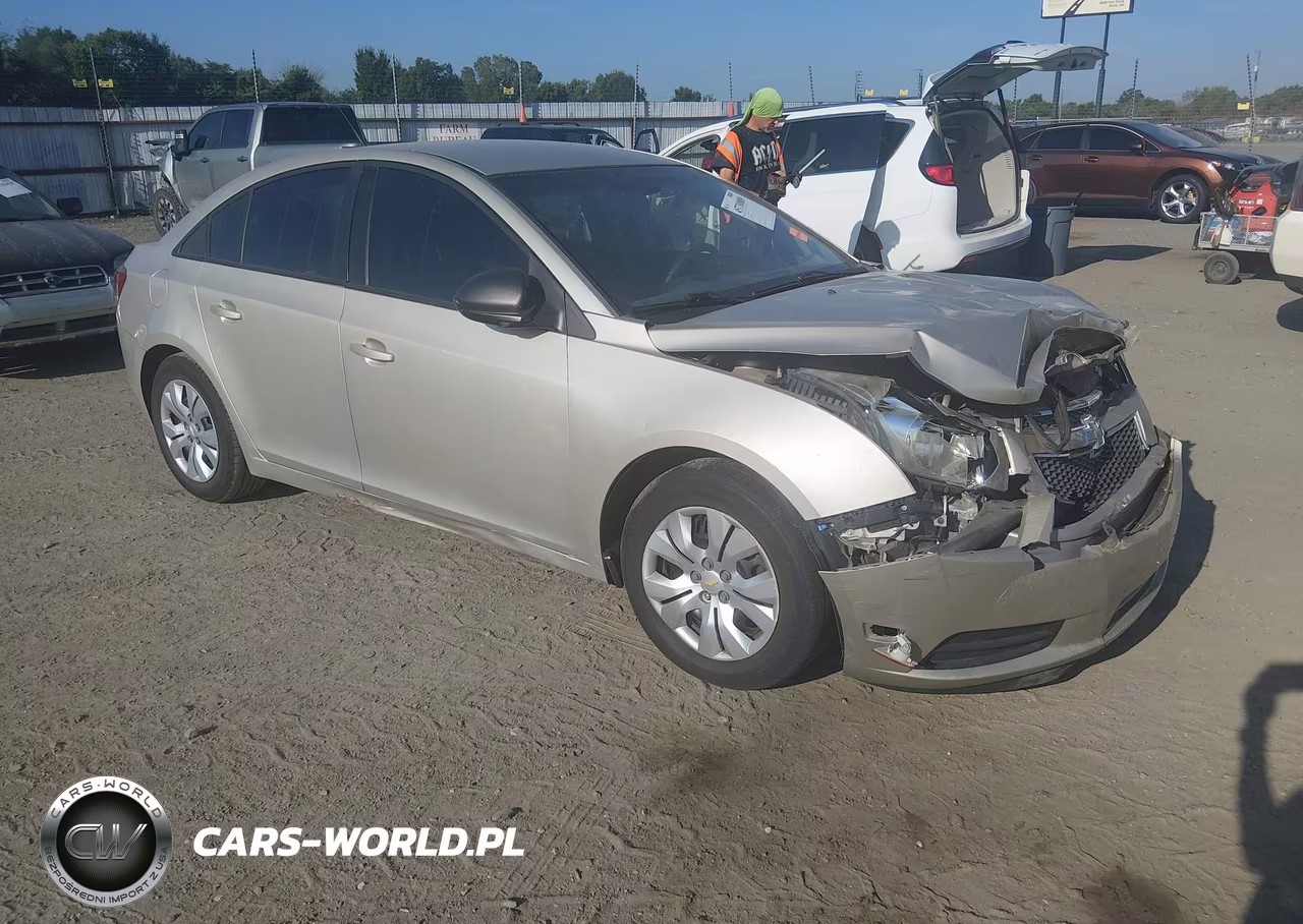2014 Chevrolet Cruze Ls Auto – zdjęcie 1 z 15