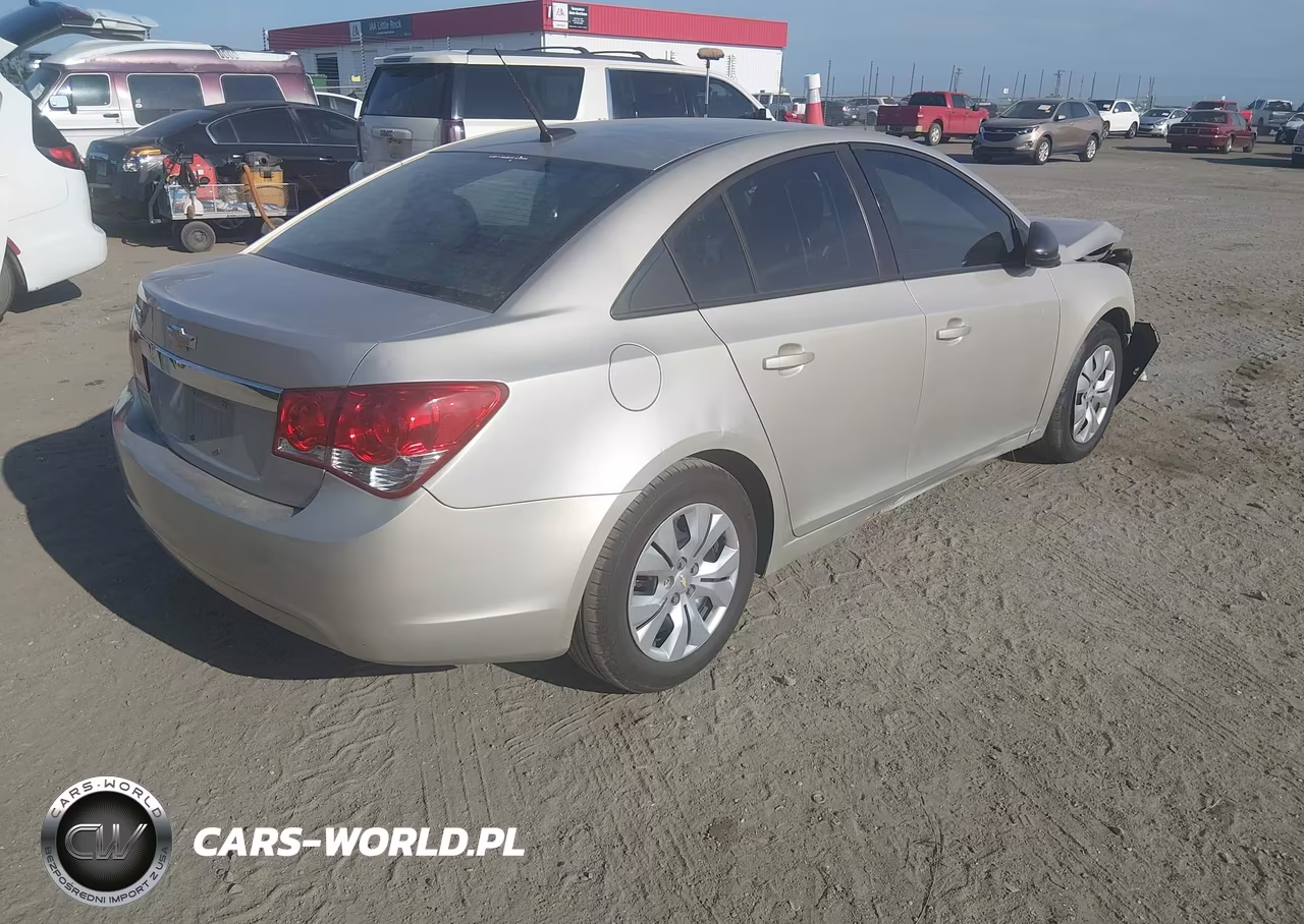 2014 Chevrolet Cruze Ls Auto VIN:1G1PA5SH1E7180818 - 4