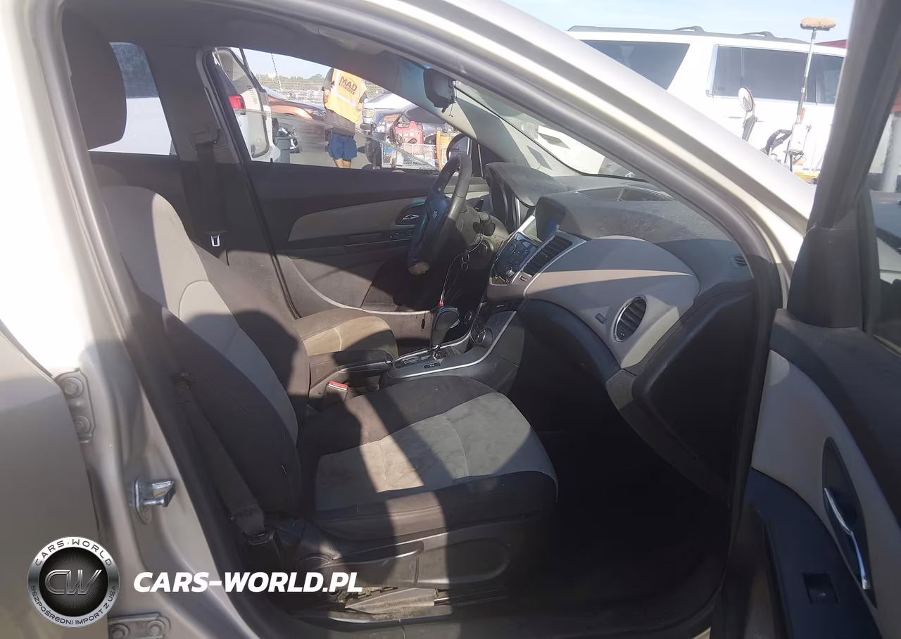 2014 Chevrolet Cruze Ls Auto VIN:1G1PA5SH1E7180818 - 5