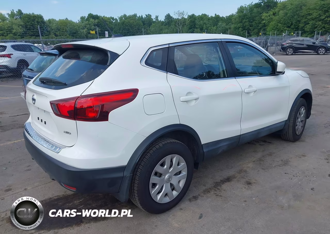 2019 Nissan Rogue Sport S VIN:JN1BJ1CR1KW323370 - 4