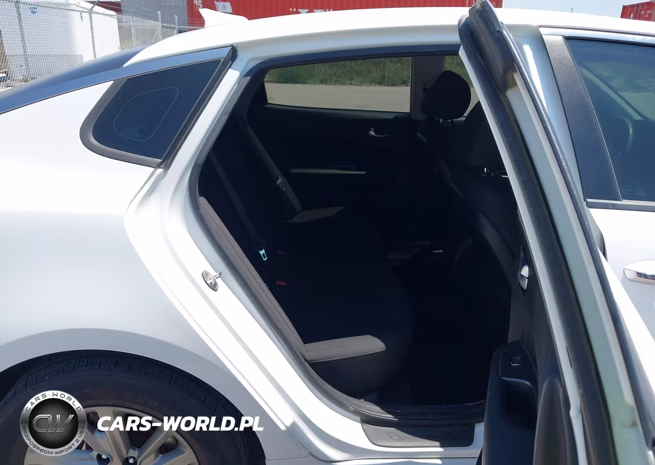 2019 Kia Optima Lx VIN:5XXGT4L35KG283077 - 8