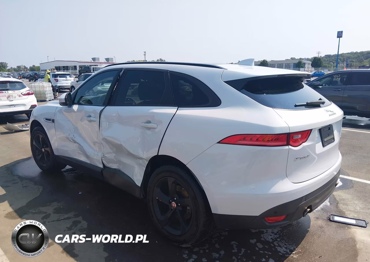 2018 Jaguar F-Pace 25T Premium VIN:SADCJ2FX1JA268226 - 3