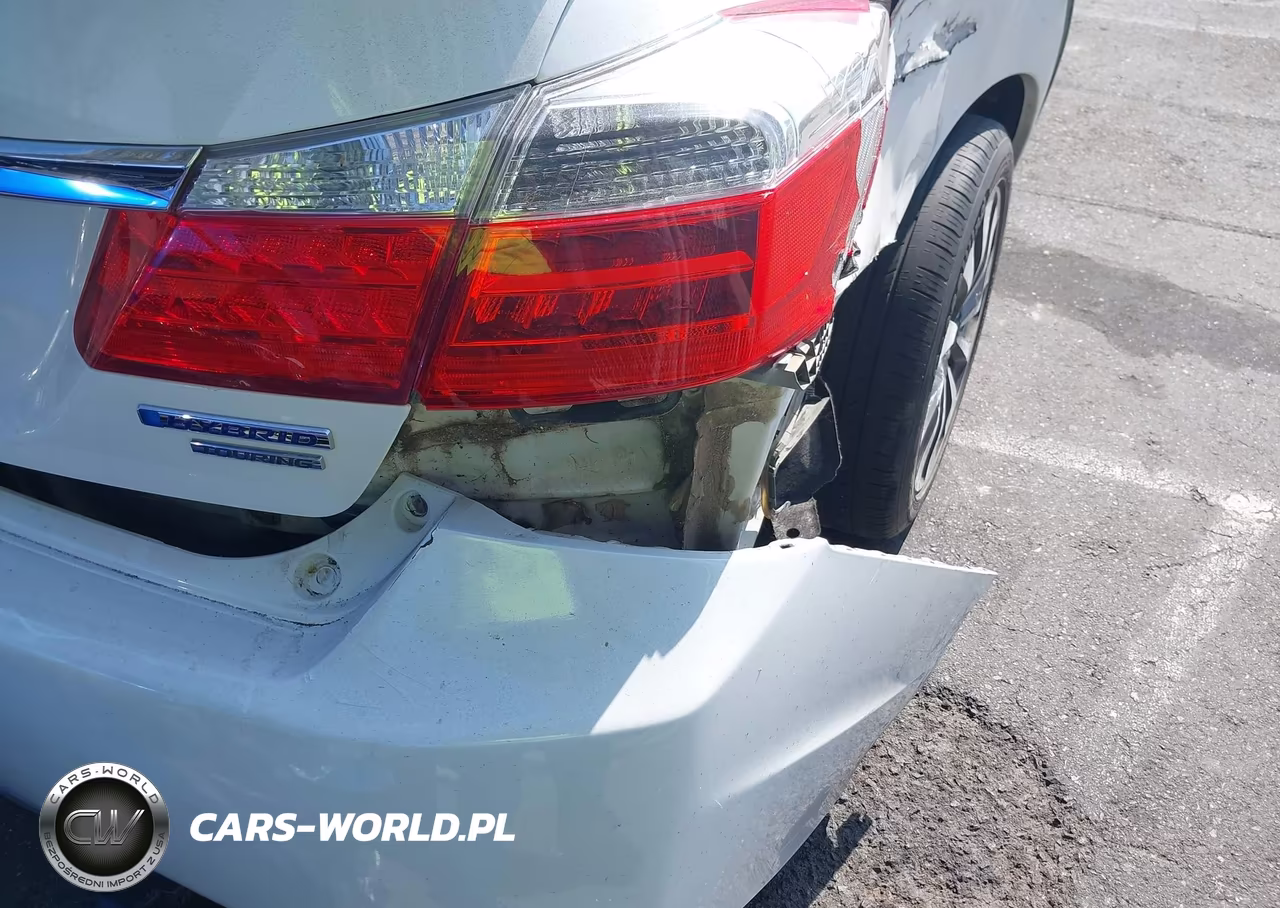 2015 Honda Accord Hybrid Touring VIN:1HGCR6F73FA003229 - 12
