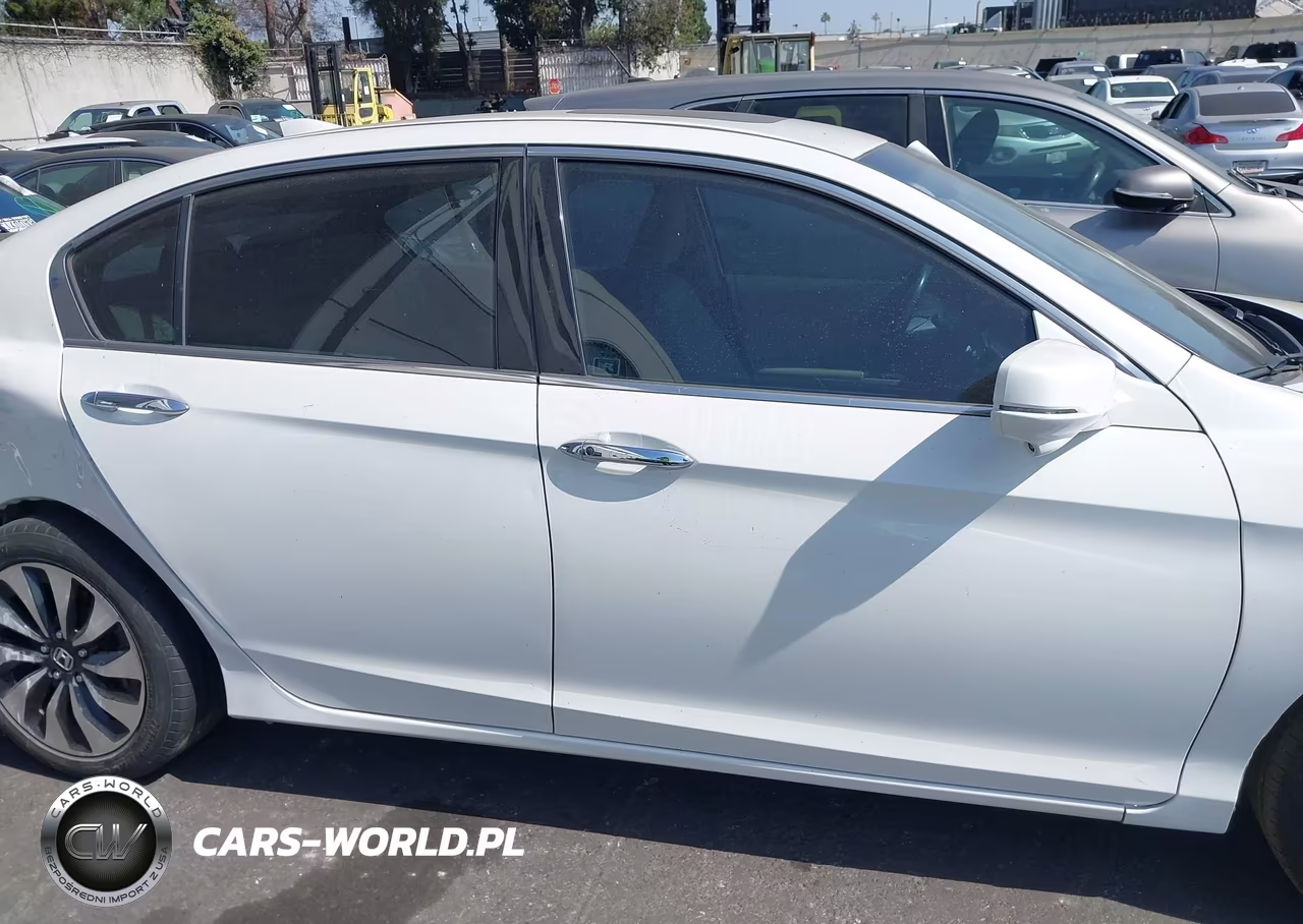 2015 Honda Accord Hybrid Touring VIN:1HGCR6F73FA003229 - 14