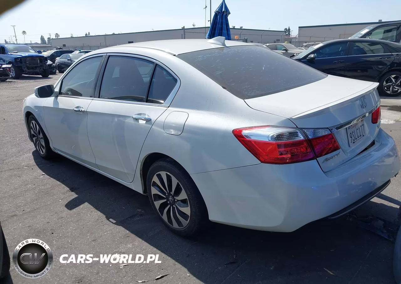 2015 Honda Accord Hybrid Touring VIN:1HGCR6F73FA003229 - 3