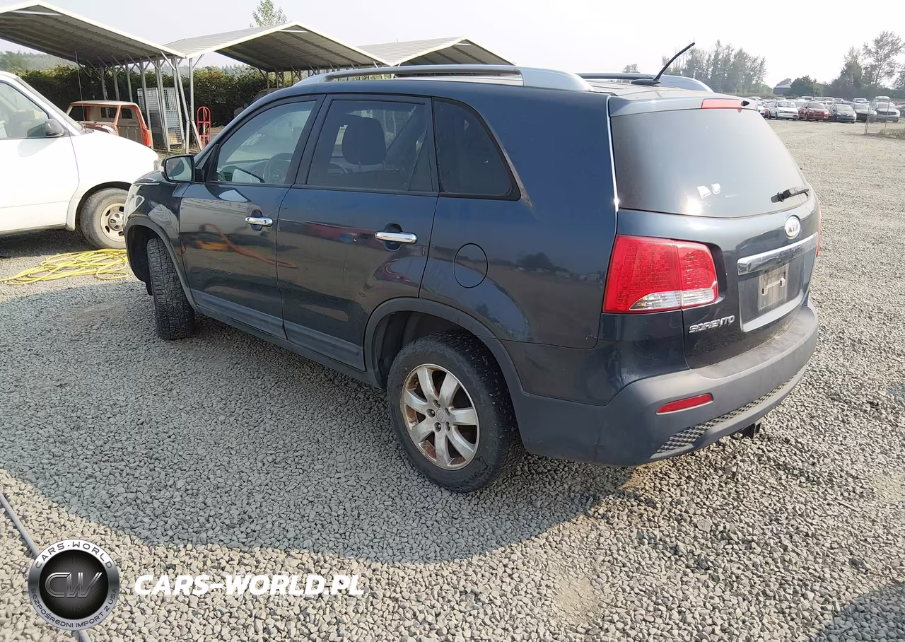 2011 Kia Sorento Lx V6 VIN:5XYKT4A21BG147559 - 3