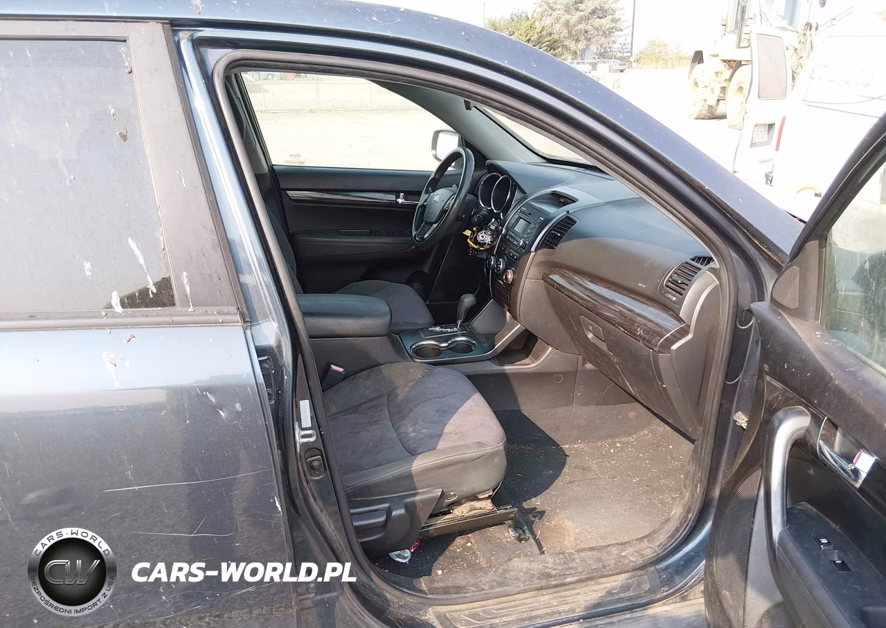 2011 Kia Sorento Lx V6 VIN:5XYKT4A21BG147559 - 5