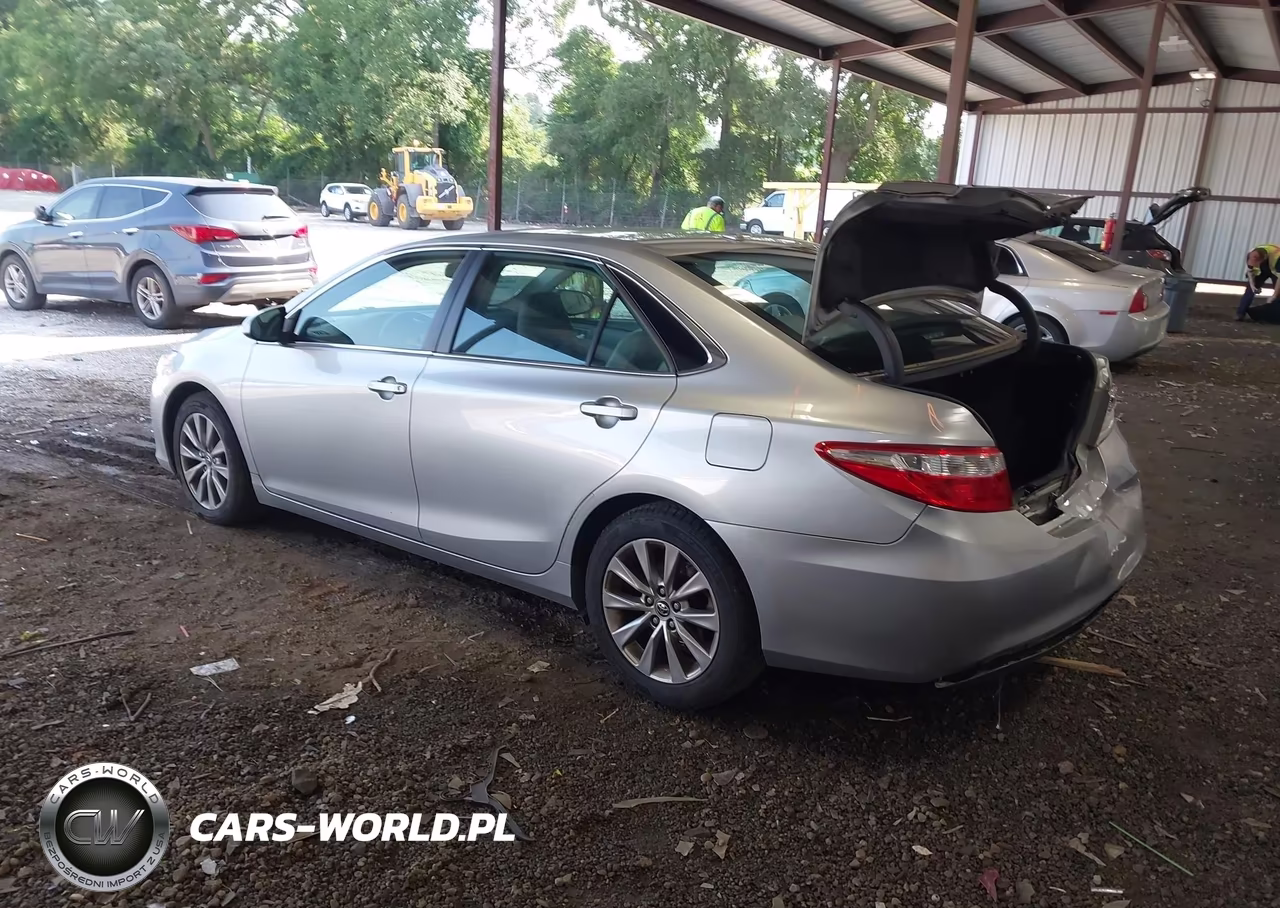 2015 Toyota Camry Xle VIN:4T1BF1FK4FU911063 - 3