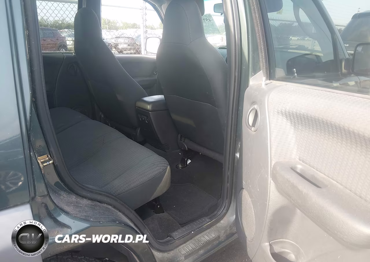 2002 Jeep Liberty Sport VIN:1J4GL48K72W324639 - 8