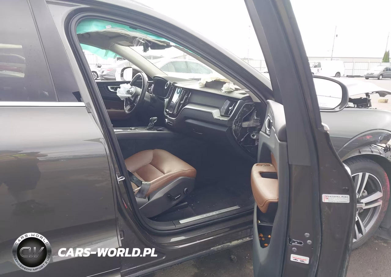 2018 Volvo Xc60 T5 Momentum VIN:LYV102RK7JB106485 - 5