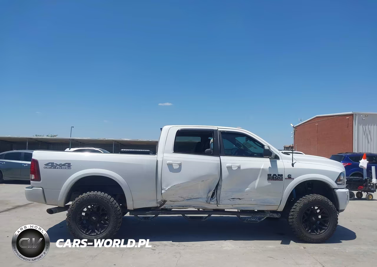 2018 Ram 2500 Laramie 4X4 6'4 Box VIN:3C6UR5FL8JG269311 - 13