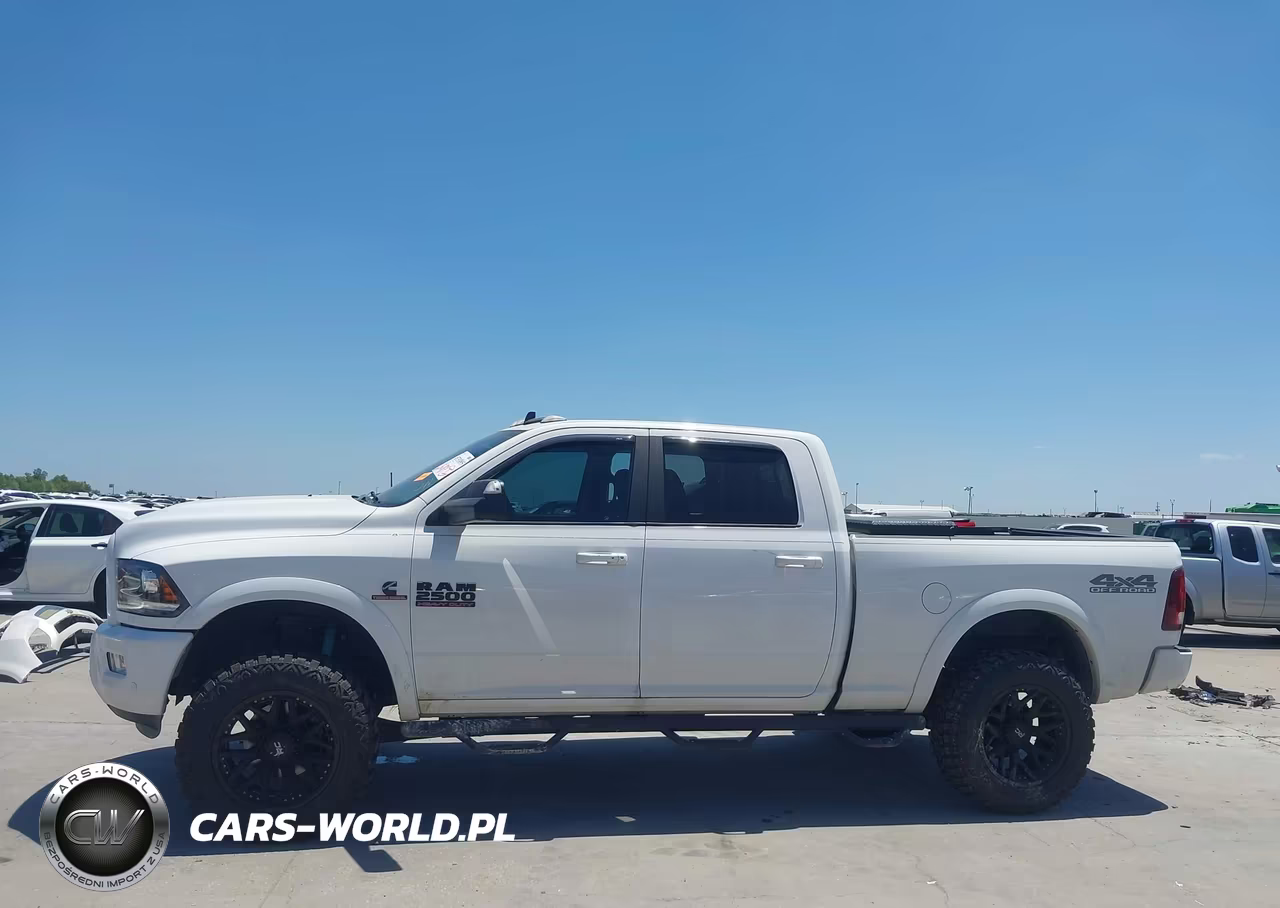 2018 Ram 2500 Laramie 4X4 6'4 Box VIN:3C6UR5FL8JG269311 - 14
