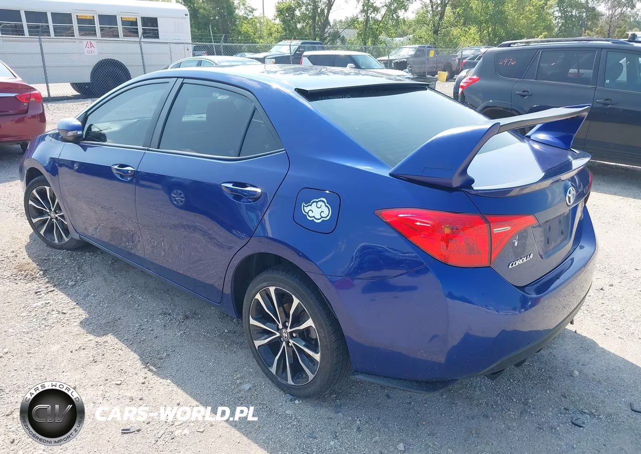 2018 Toyota Corolla Se VIN:2T1BURHEXJC031412 - 3