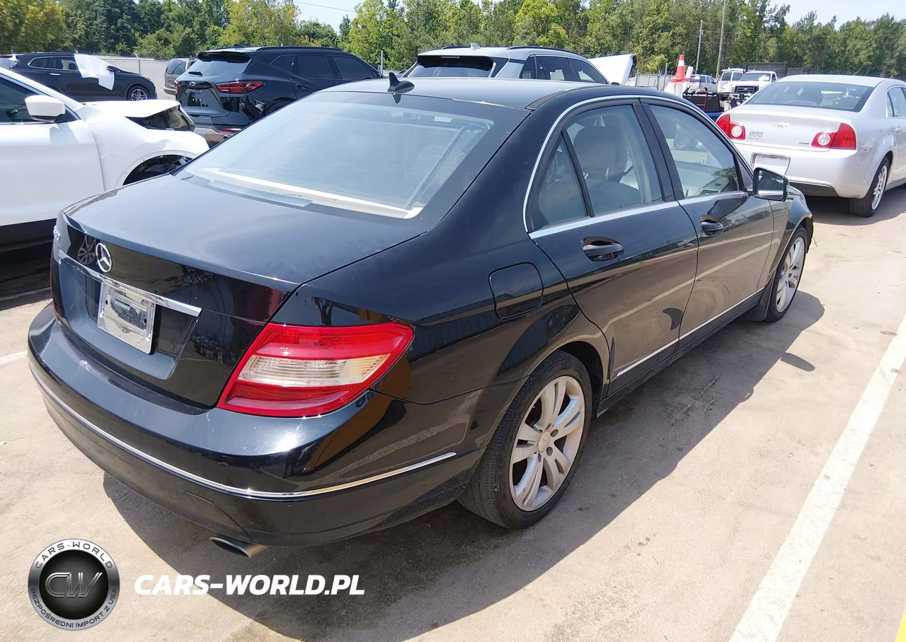 2011 Mercedes-Benz C 300 Luxury-Sport VIN:WDDGF5EBXBR158774 - 4