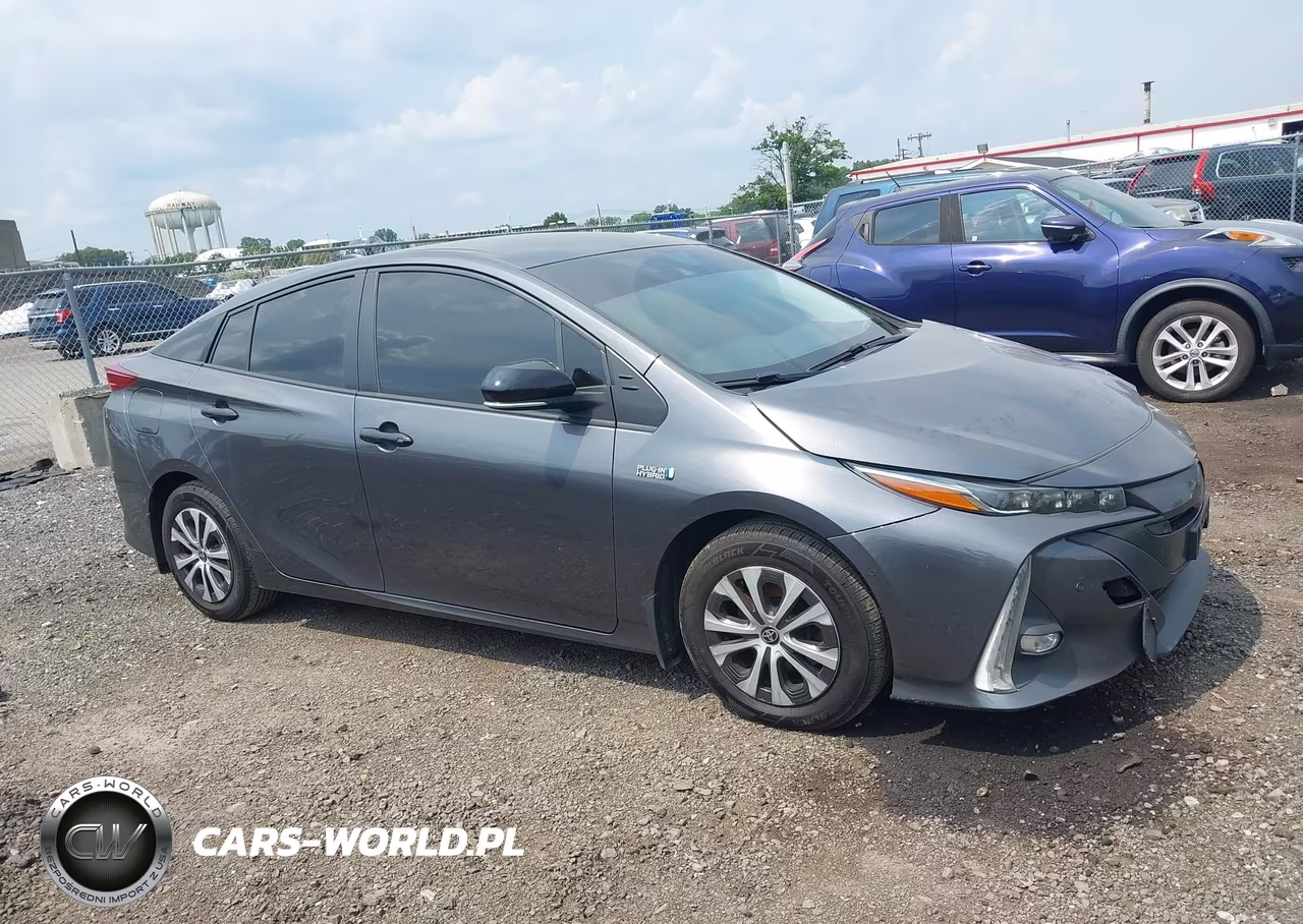 2021 Toyota Prius Prime Limited VIN:JTDKAMFP2M3183598 - 13