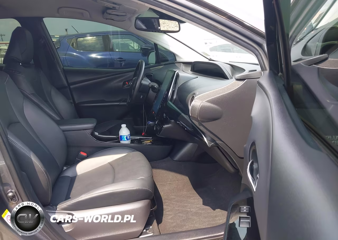 2021 Toyota Prius Prime Limited VIN:JTDKAMFP2M3183598 - 5