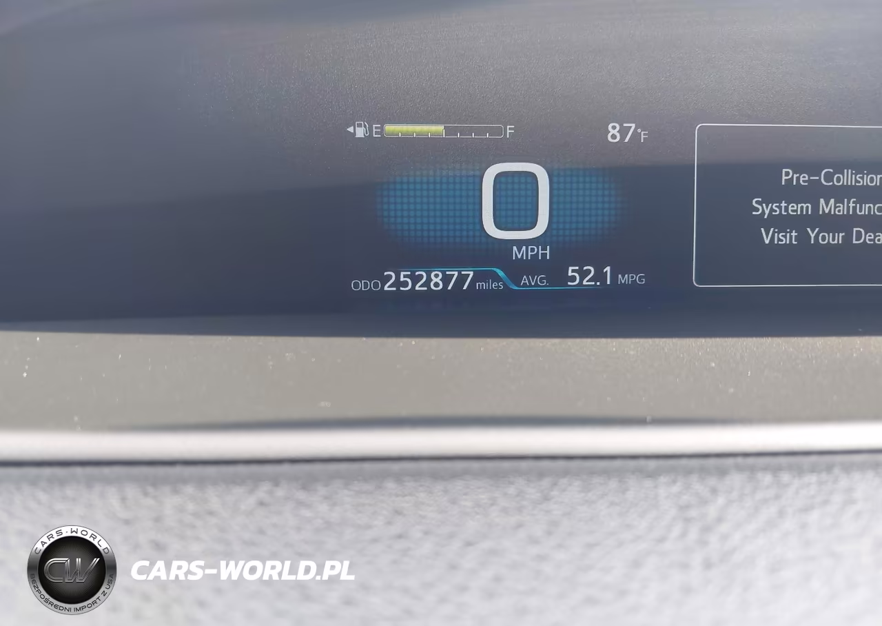 2021 Toyota Prius Prime Limited VIN:JTDKAMFP2M3183598 - 7