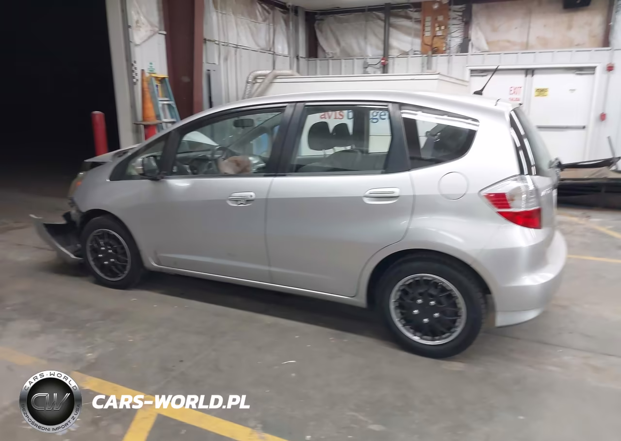 2013 Honda Fit VIN:JHMGE8H33DC081480 - 15