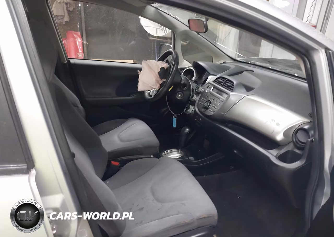 2013 Honda Fit VIN:JHMGE8H33DC081480 - 5