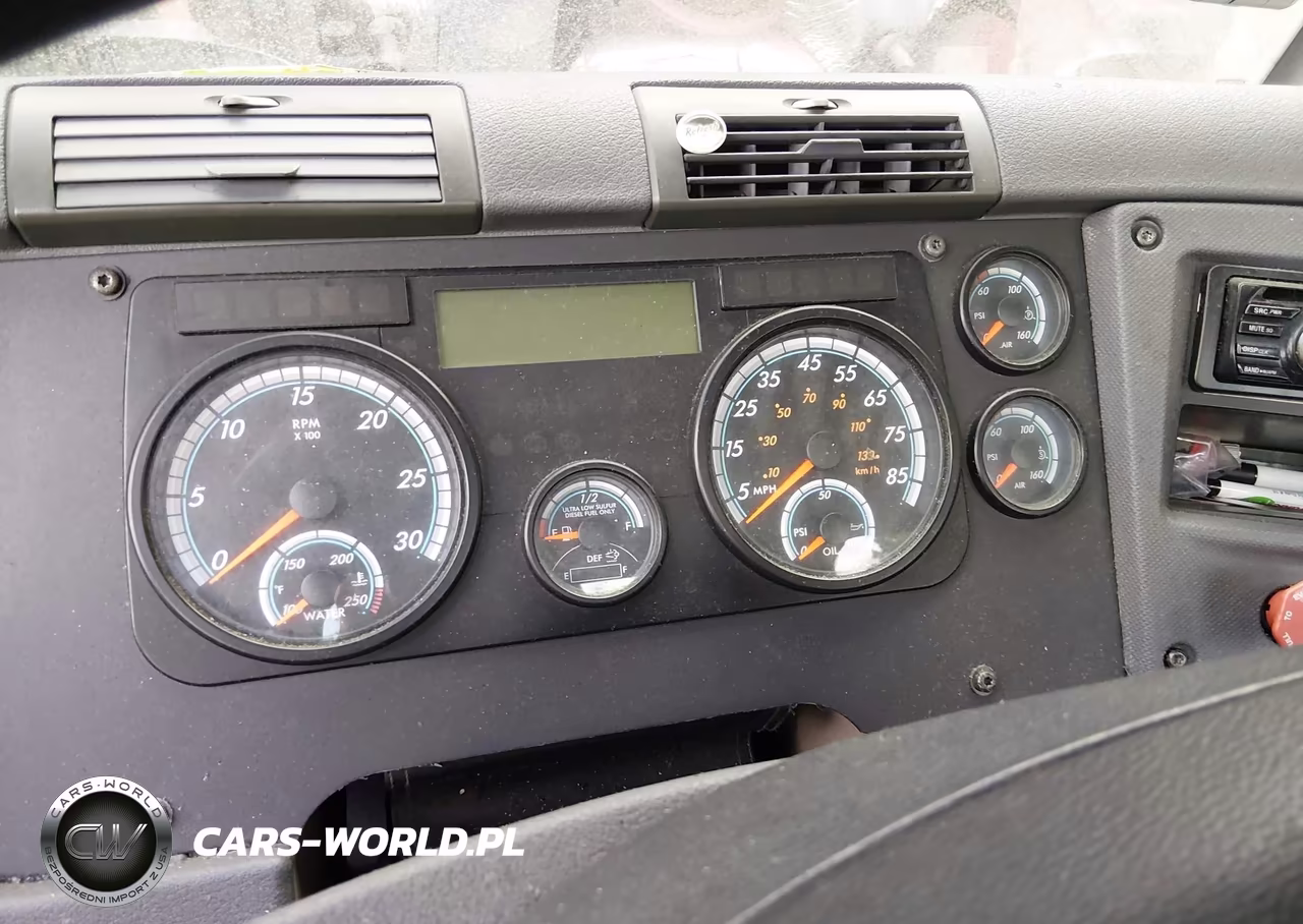 2015 Freightliner Cascadia 125 VIN:3AKJGEDV4FSGH7154 - 5