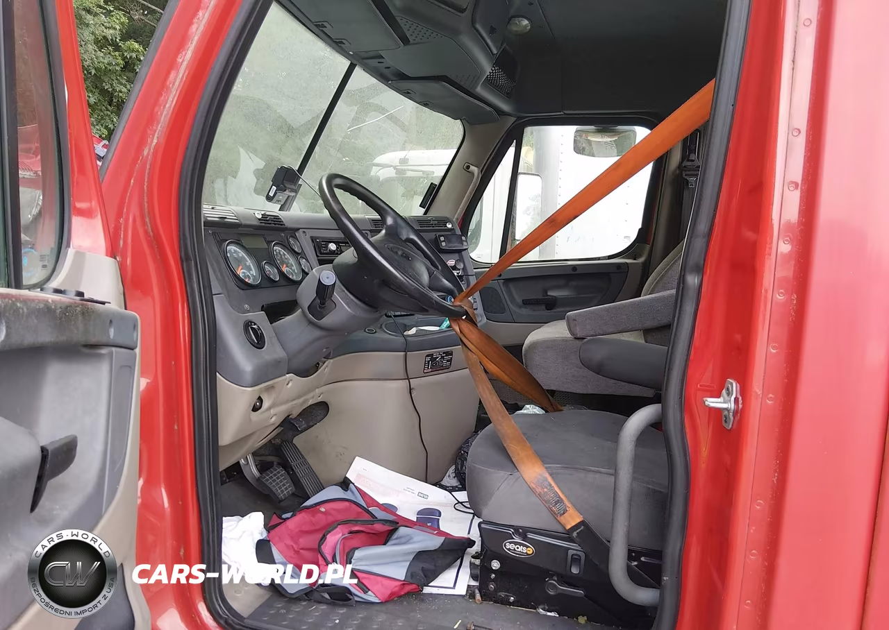 2015 Freightliner Cascadia 125 VIN:3AKJGEDV4FSGH7154 - 6